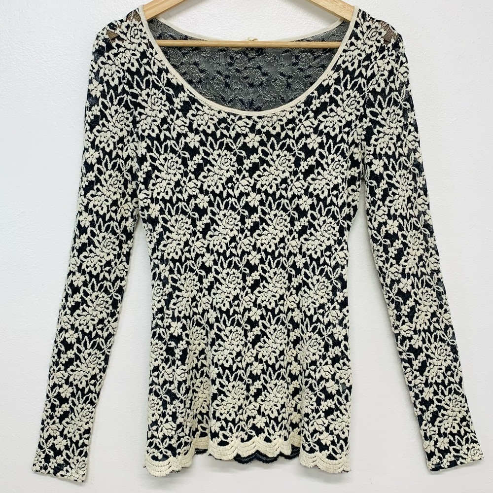 Crystal  K Vintage‎ Y2K Top Woman Small  Crochet Mesh Long Sleeve Scallop Hem